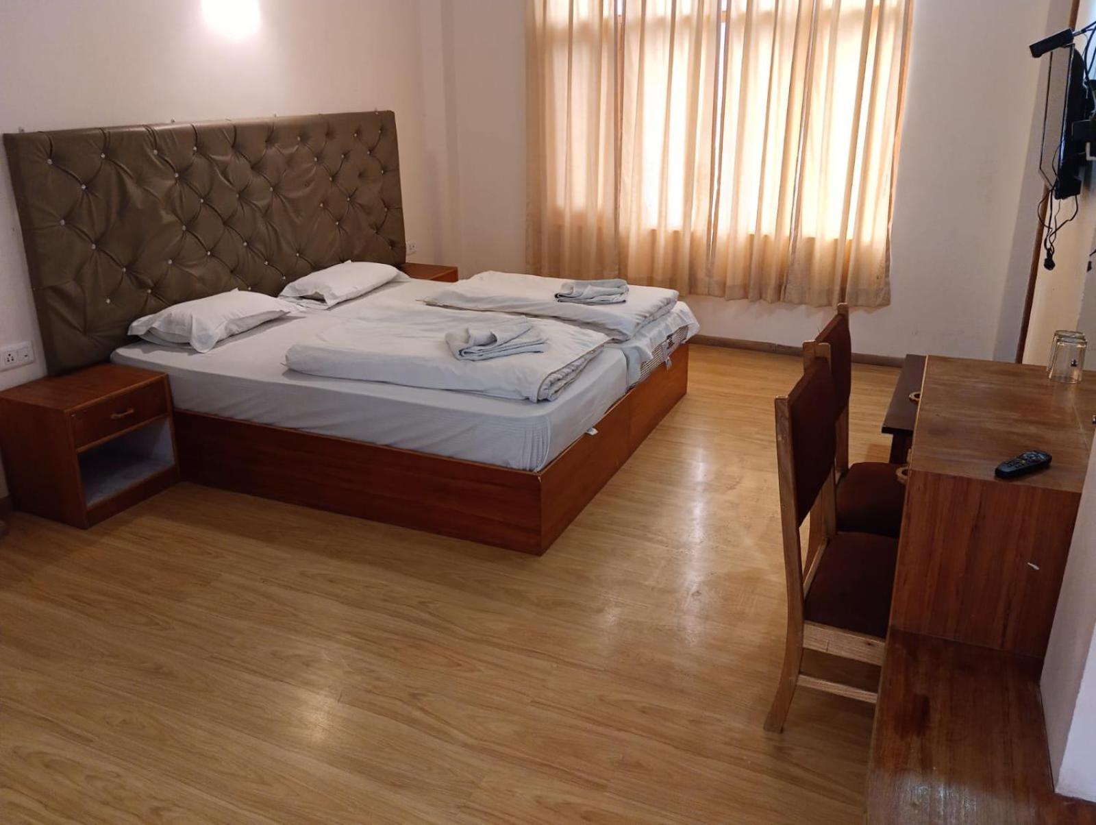 Hotel Dimbir Regency Λεχ Εξωτερικό φωτογραφία