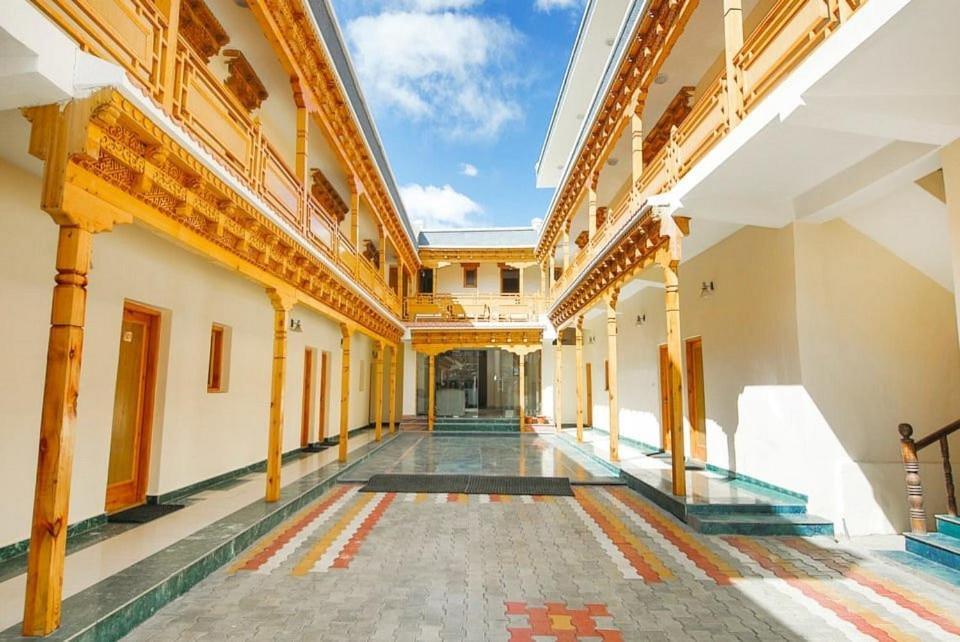 Hotel Dimbir Regency Λεχ Εξωτερικό φωτογραφία